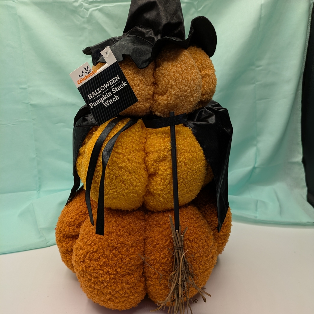 Halloween Pumpkin Stack with Witch Hat